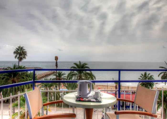 מלון Platjador 3*